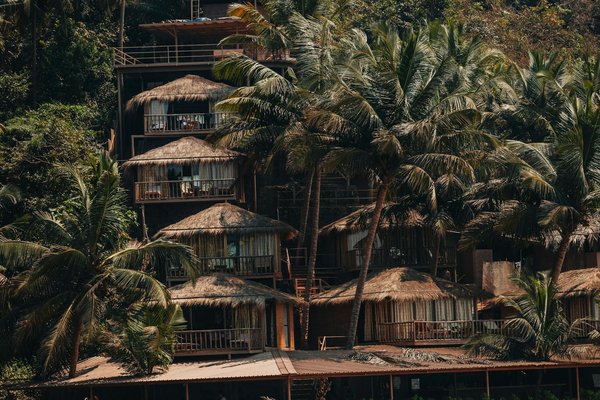 Quels conseils pour louer une maison de vacances en Thaïlande avec des cours de cuisine et des visites de temples bouddhistes?